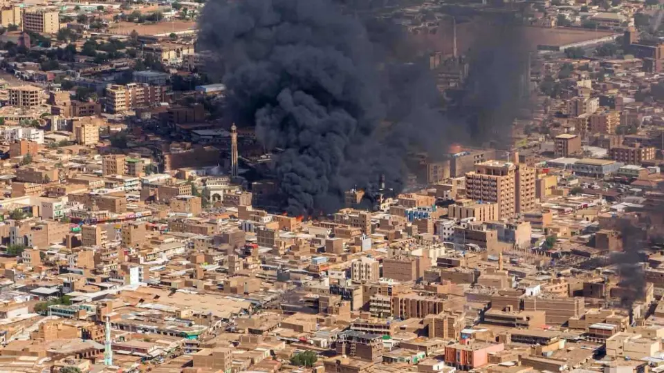 الجيش يتقدم والدعم يكثف "المسيّرات".. هكذا تبدو خريطة السيطرة والتمدد في السودان
