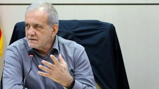 الرئيس الإيراني مسعود بيزشكيان يُلقي كلمة خلال حضوره حفل افتتاح البرنامج الوطني لطب الأسرة في طهران، إيران، في 3 أغسطس/آب 2026. 