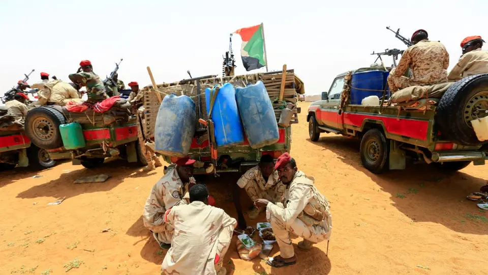 مناوي: حميدتي اعترف بجلب مرتزقة أجانب إلى السودان، وهذا ينذر بفوضى عارمة