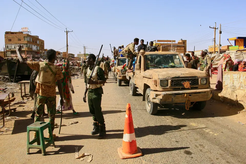 السودان يشترط مراعاة المصالح الوطنية في أي مبادرة لإنهاء الحرب