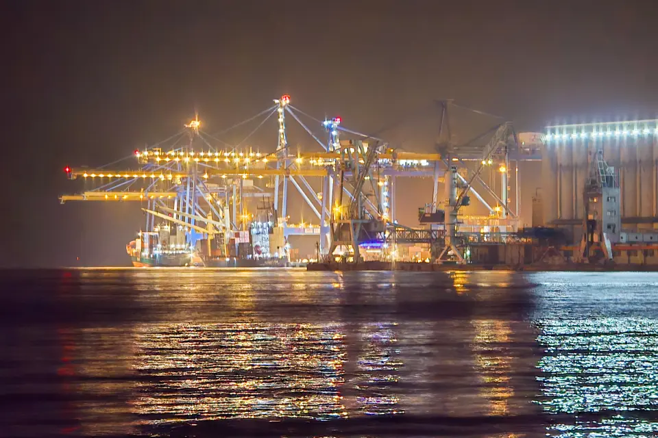 ميناء بورتسودان ليلاً