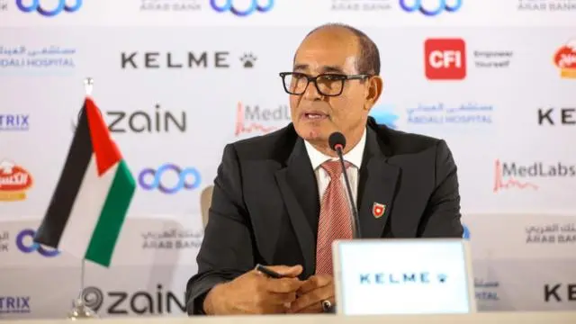 المدرب المغربي بادو الزاكي يعمل لوصول الأردن لنصف نهائي كأس آسيا 2027، فمن هو الزاكي؟