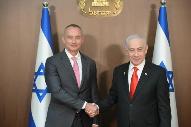 صورة لنتنياهو وميلادينوف من اجتماع في القدس يناير كانون الثاني الماضي